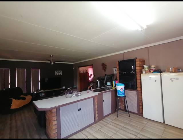 4 BEDROOM FREESTANDING FOR SALE IN STILFONTEIN EXT 4